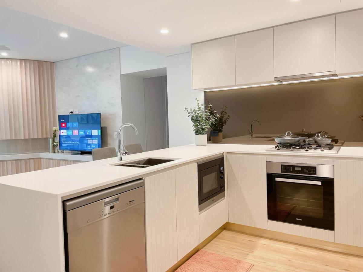 Ultimate Riverview Designer 2bd At Cbd