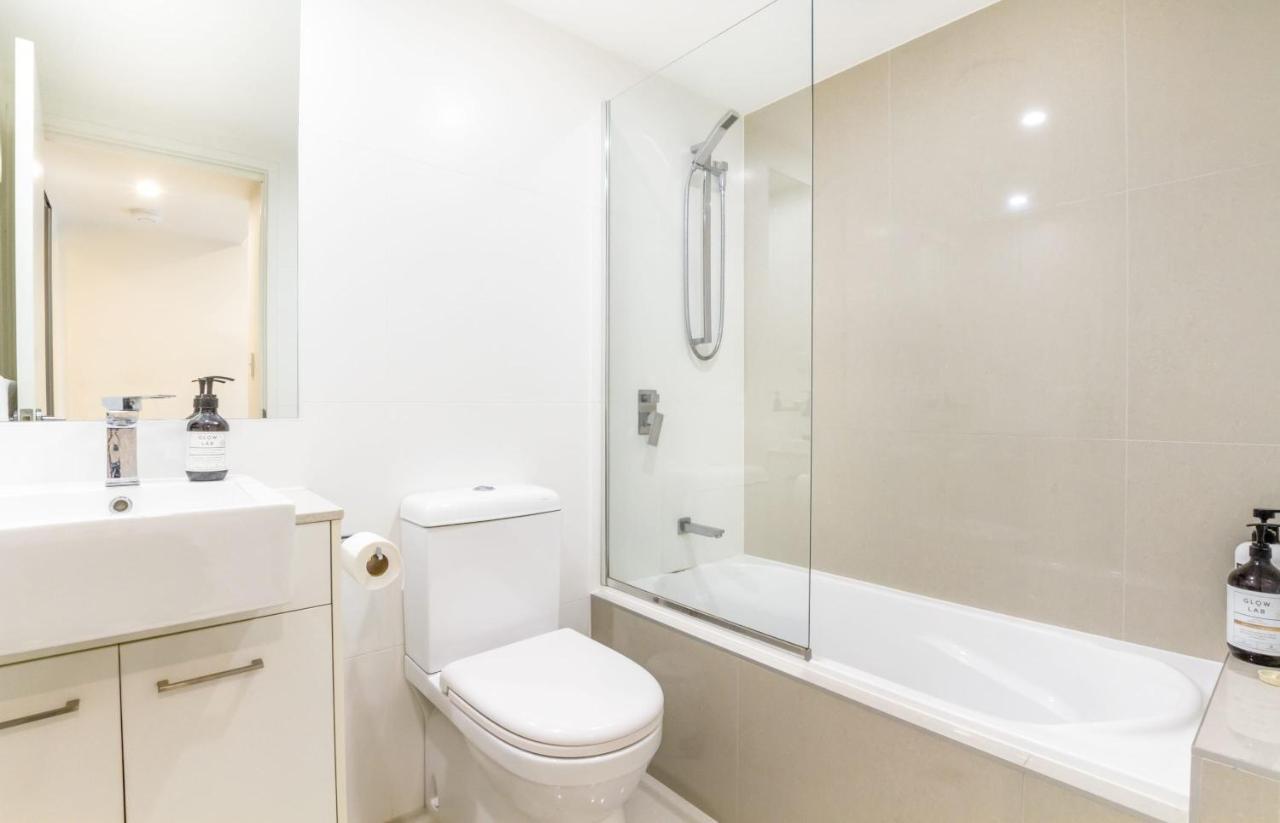 Holiday home Luxurious 3bdr Townhouse In Great Location *