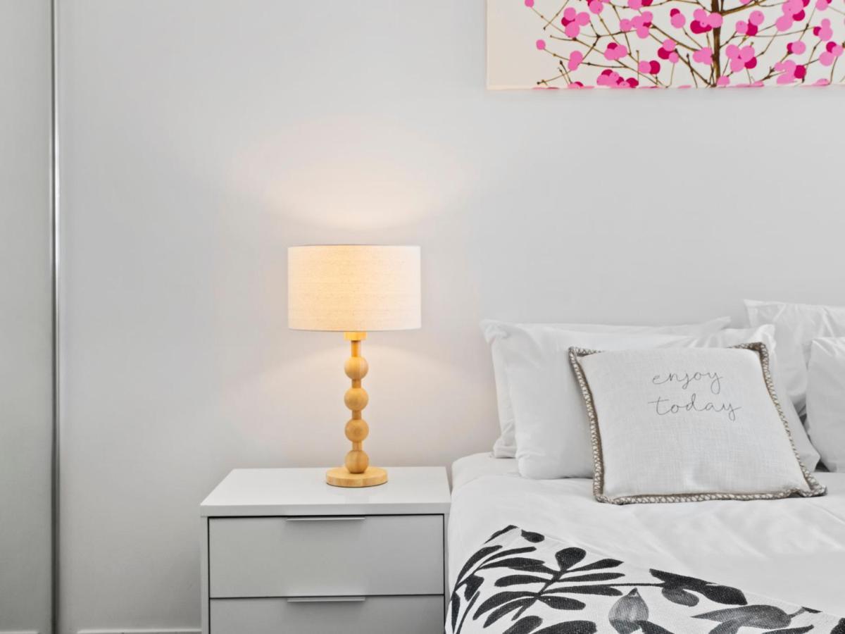 Artsy Destination Compact & Cosy 2 Bedroom At Valley Apartment