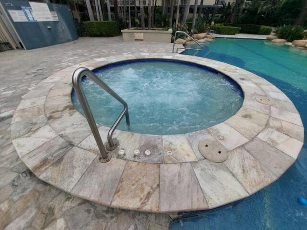 City/valley Apartment