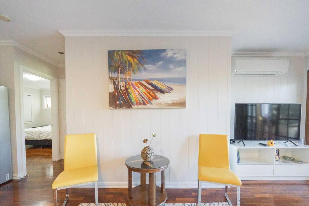 West End Luxury 4b3b W Parking And Pod Music System M9 Holiday home Brisbane