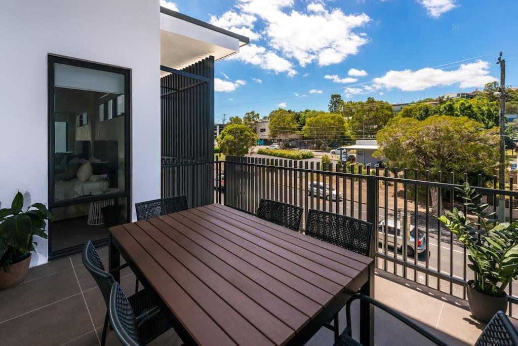H6b - Round About Bulimba * Brisbane