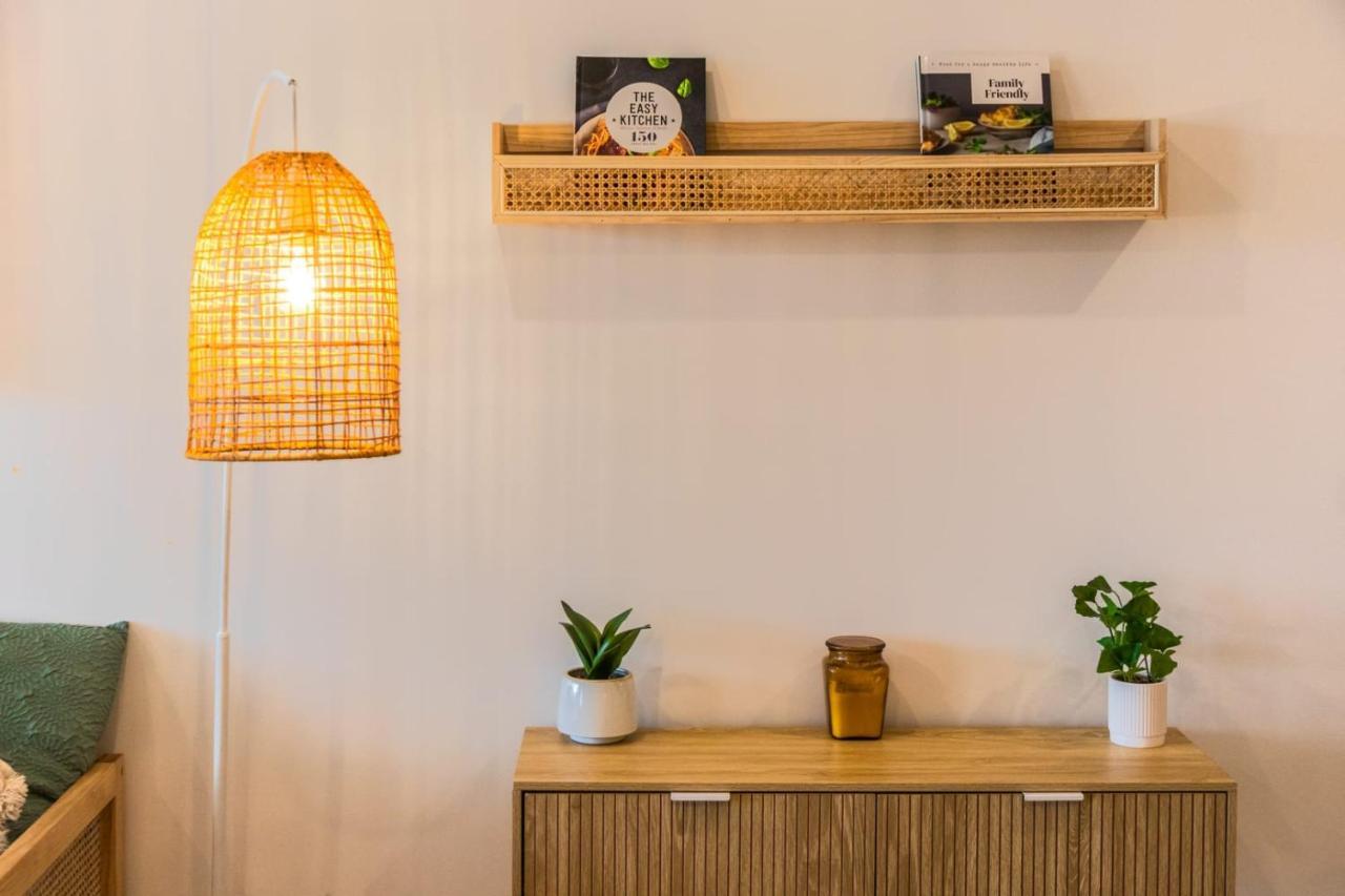 Brand New Riverside Designer 2bd At West End Apartment *