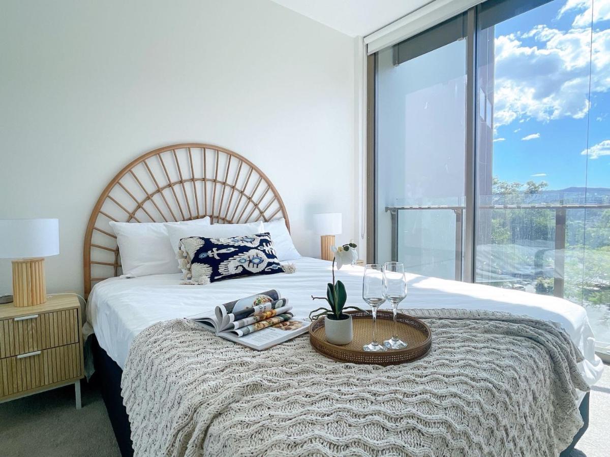 Brand New Riverside Designer 2bd At West End