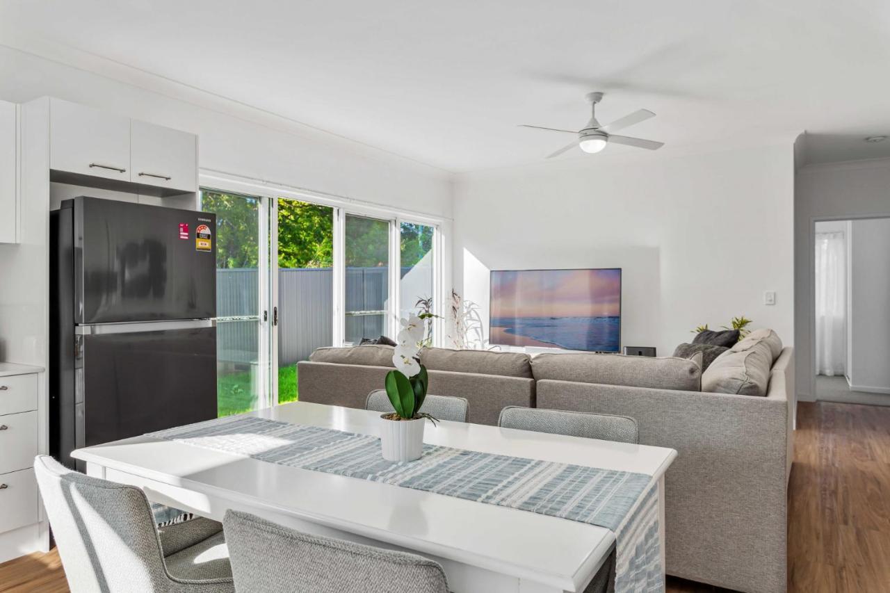 Holiday home Idyllic 4-bedroom With A Spacious Backyard