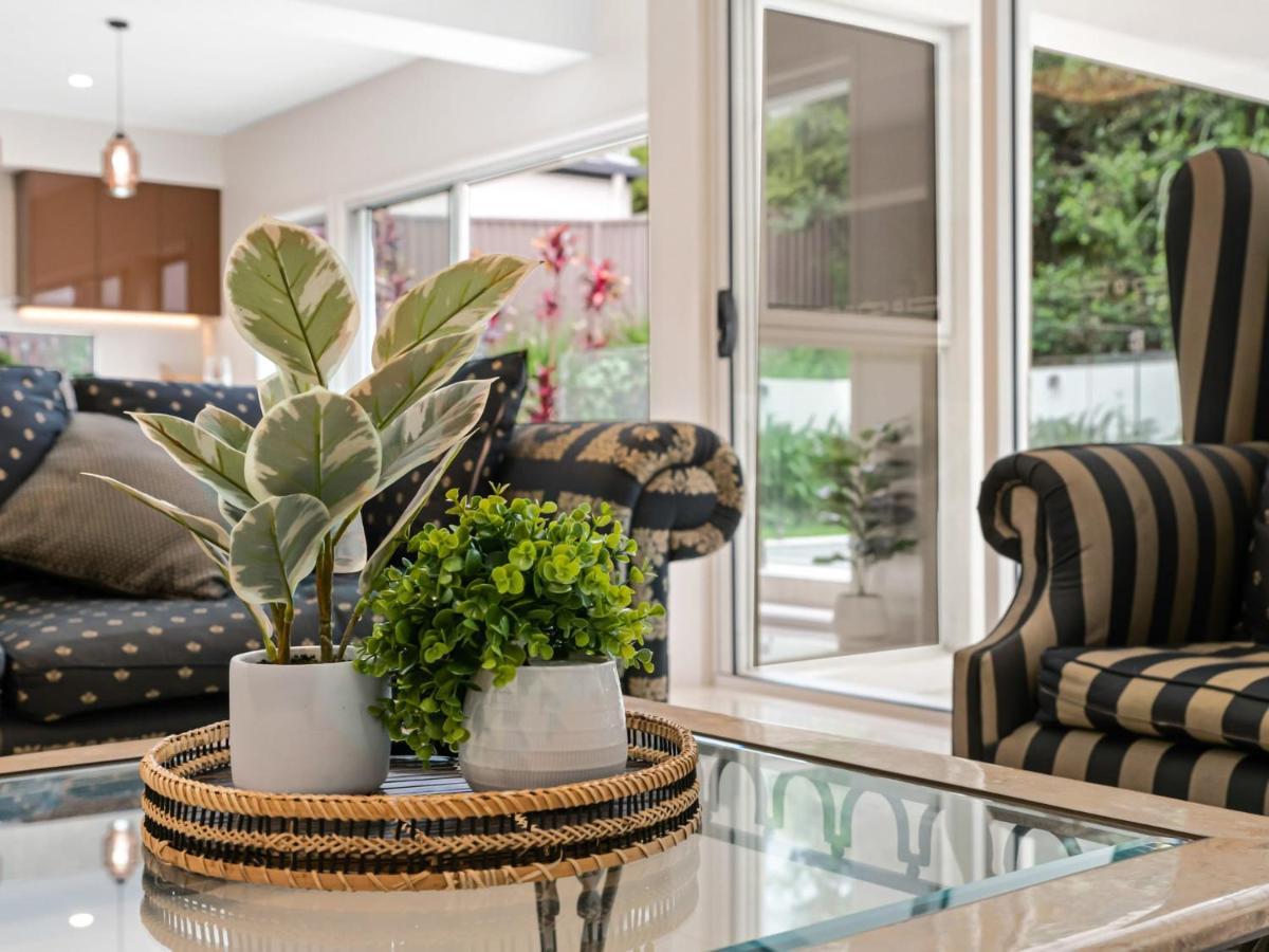 Luxury Hilltop Brand-new 5bd Holiday home