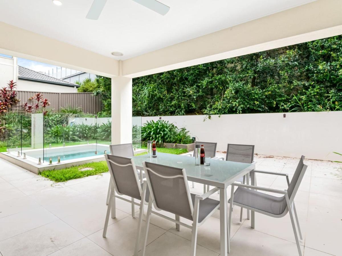 Luxury Hilltop Brand-new 5bd * Brisbane