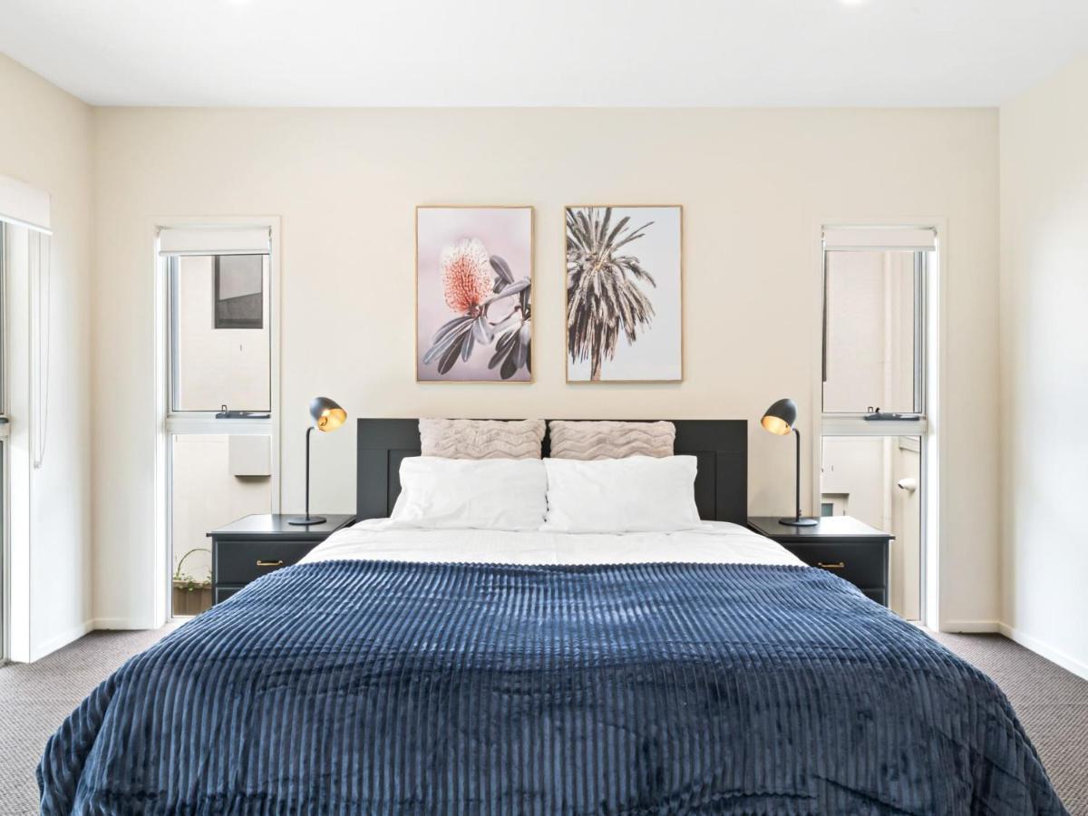 Luxury Hilltop Brand-new 5bd * Brisbane