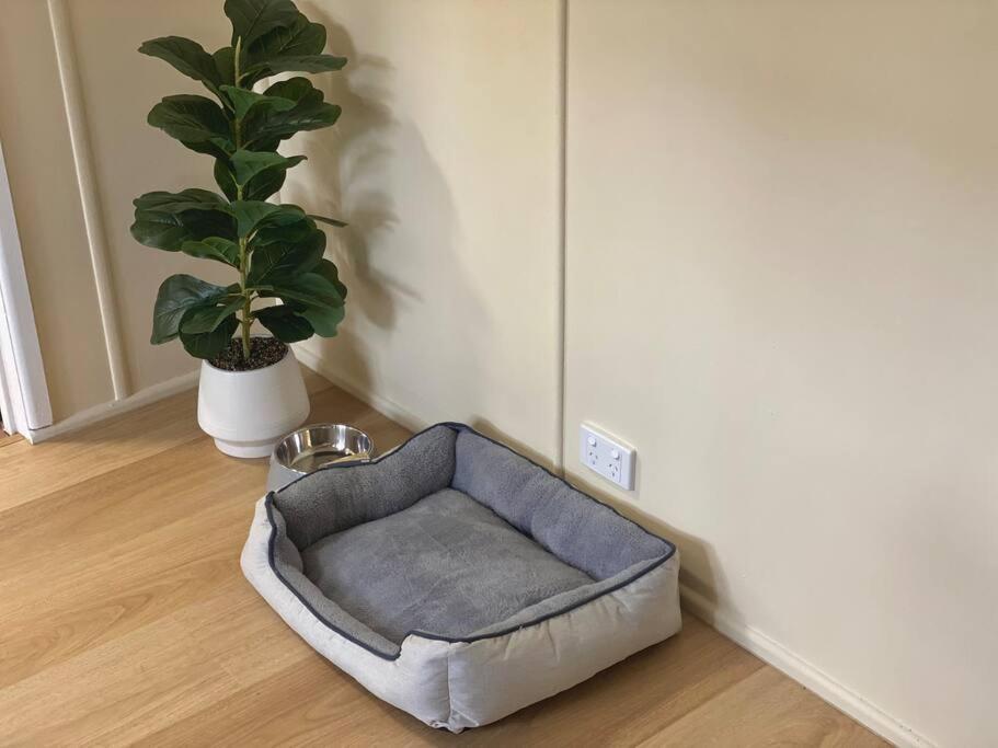 Holiday home New! Modern 10mins To Cbd 3 Beds + Parking