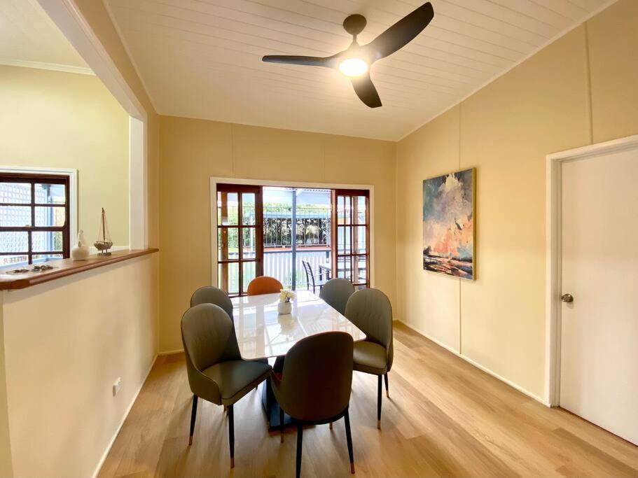 New! Modern 10mins To Cbd 3 Beds + Parking Holiday home