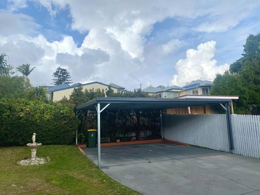Holiday home New! Modern 10mins To Cbd 3 Beds + Parking