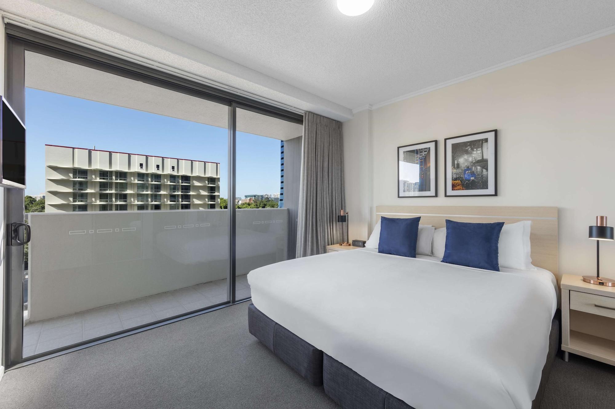 Aparthotel Oaks On Margaret 4*