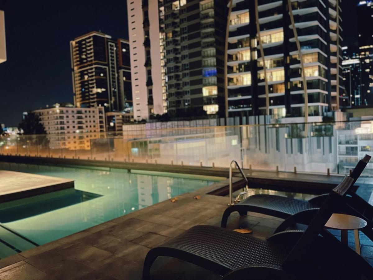 Cultural Oasis Kingbed At South Bank Apartment Brisbane