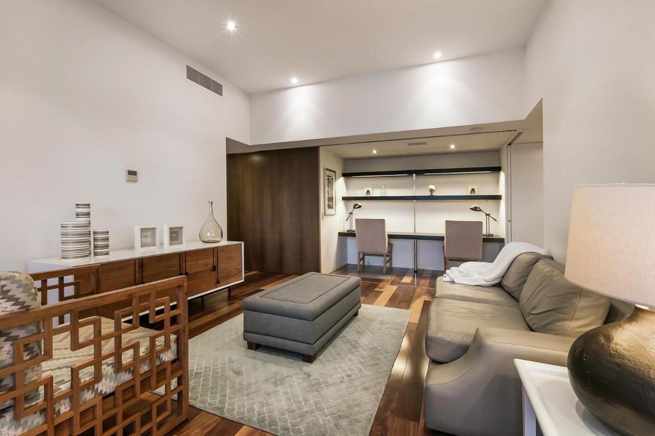 Stunning Waterfront Penthouse 3 Or 4 Bedrooms Apartment