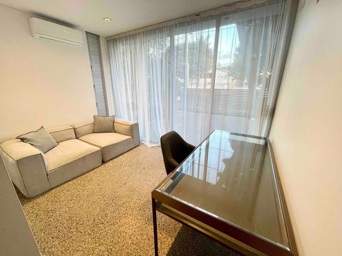 Stunning Architectural Holiday home Brisbane