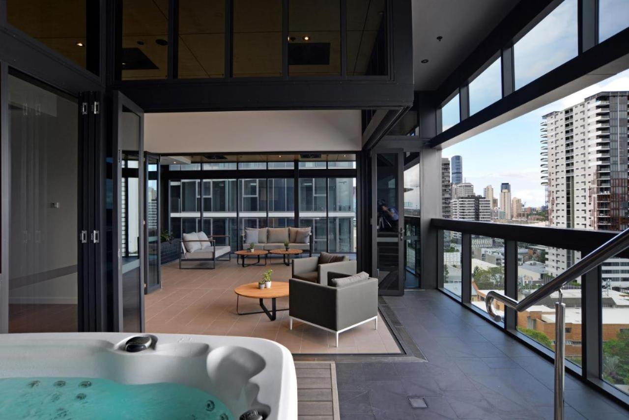 One Bedroom In South Apartment Brisbane