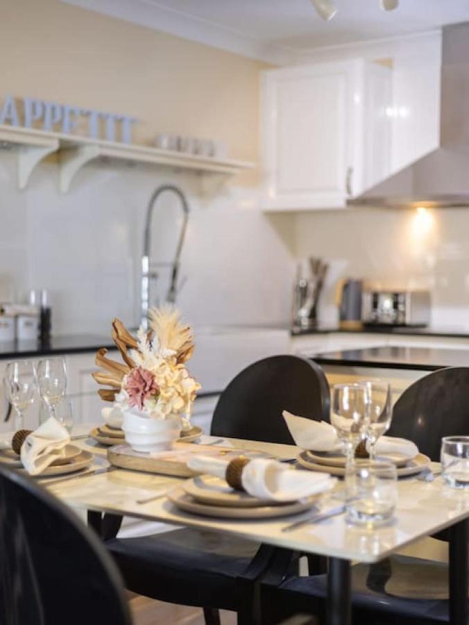 Apartment Vintage Glamour Nest 2br Near Cbd With Carpark