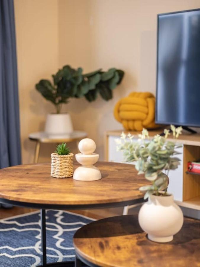 Vintage Glamour Nest 2br Near Cbd With Carpark Brisbane