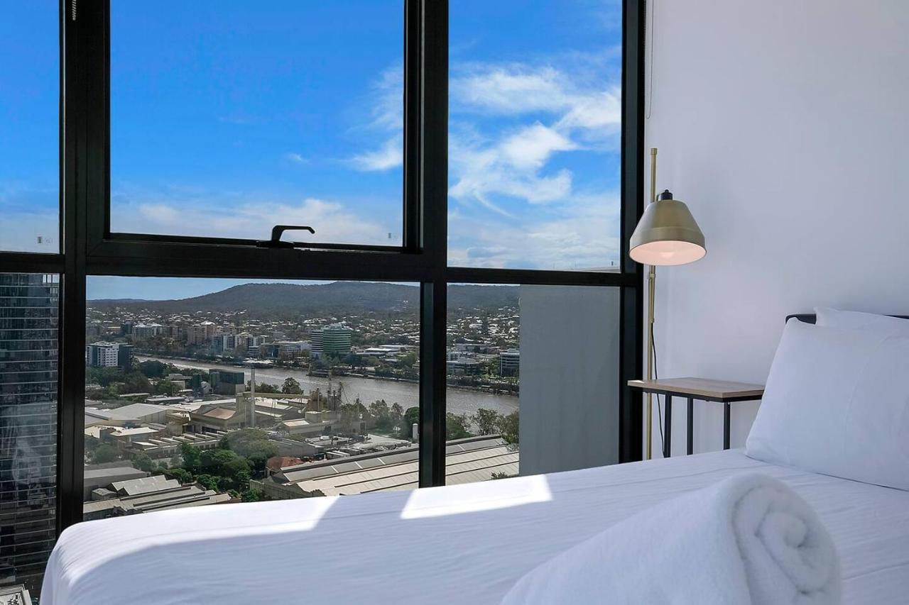 Soaring Skyline On Southside At Resort-style Brisbane