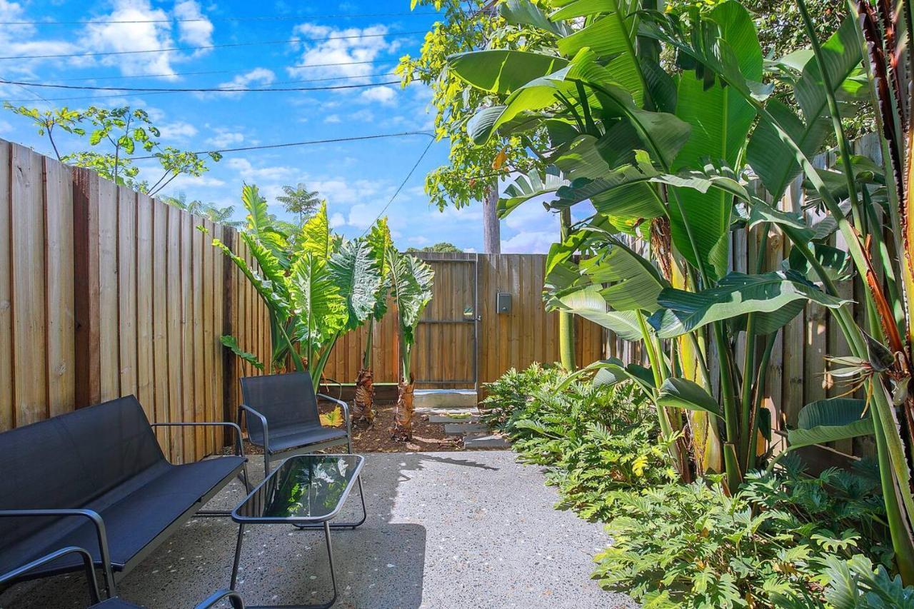 Nundah's Lush Haven - Serene Family Townhouse Escape