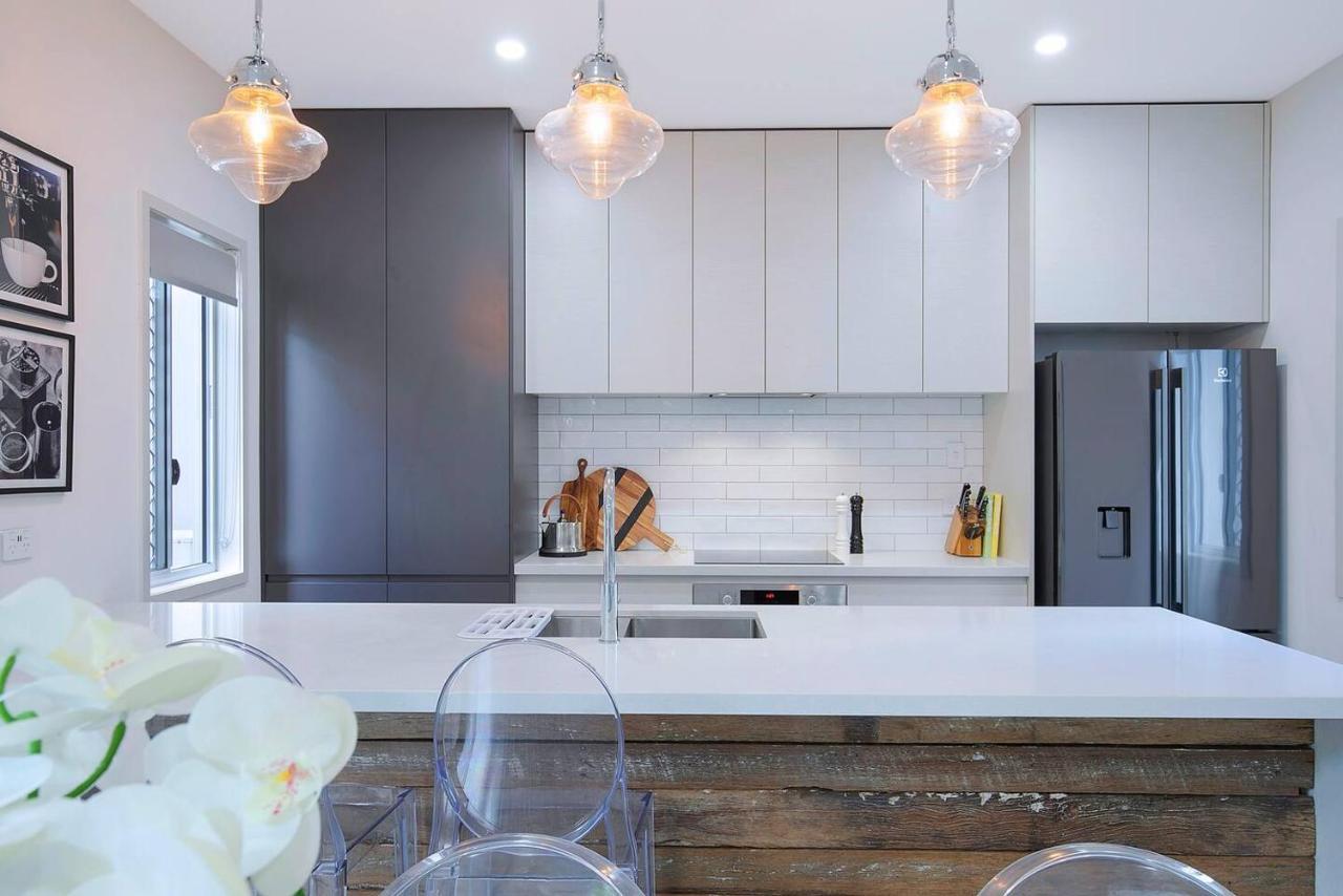 Nundah's Lush Haven - Serene Family Townhouse Escape *
