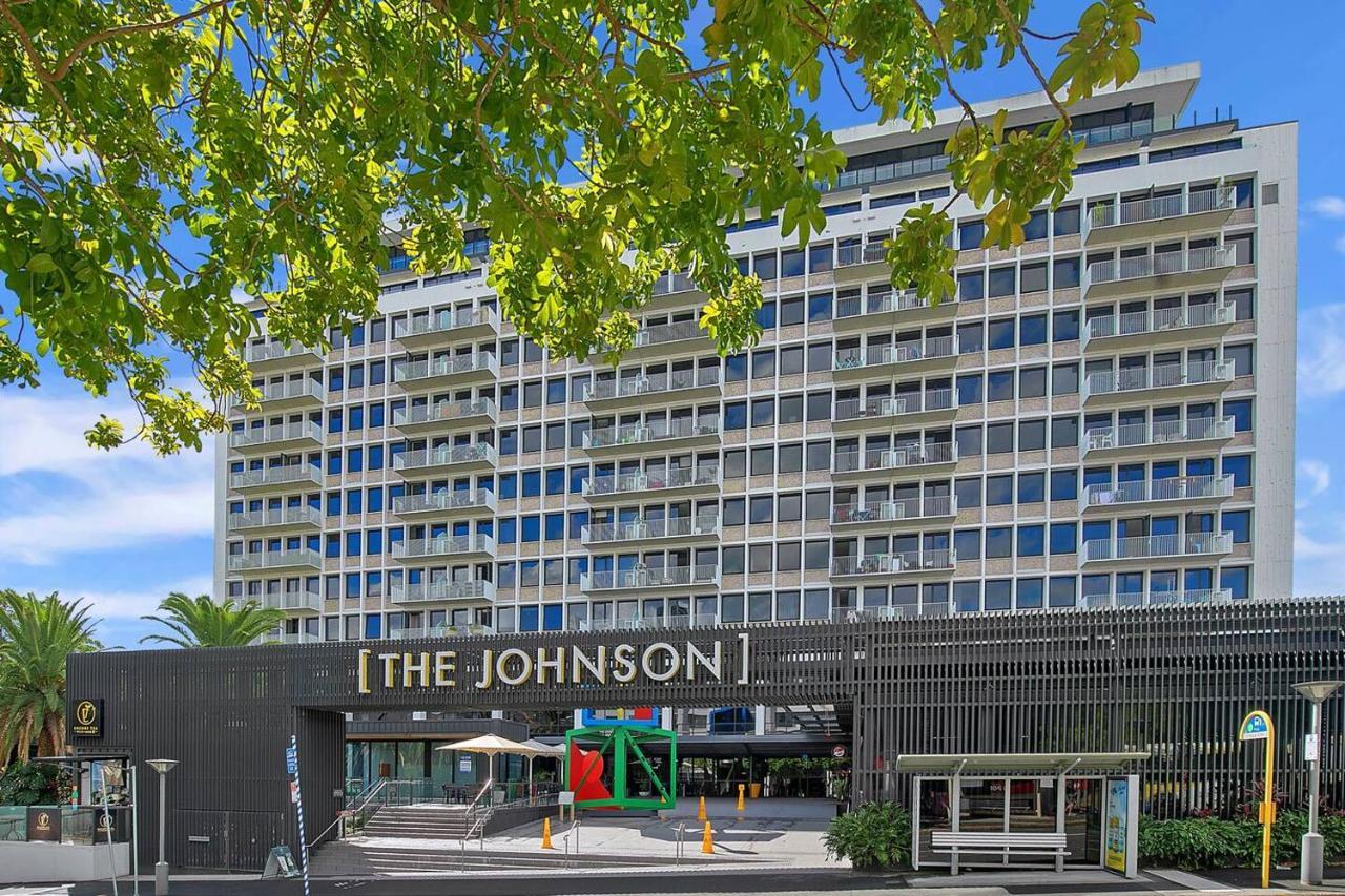 'brightly Boutique' A Cbd Resort-style Escape