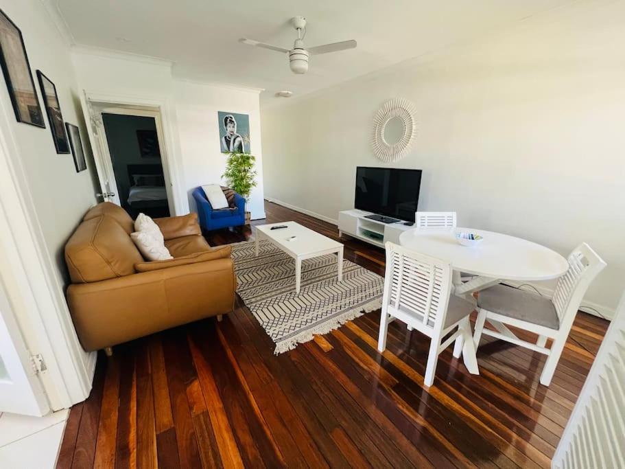 Paddington Pad Perfect Position Free Parking Close To Transport Unit 2 Apartment *