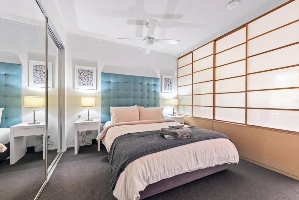 Pad ~ 1bed/1bath/balcony/1car ~ 10 Mins Cbd Apartment *