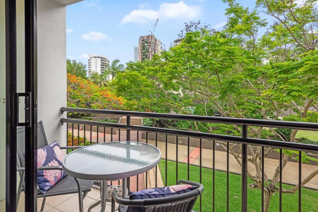 Pad ~ 1bed/1bath/balcony/1car ~ 10 Mins Cbd * Brisbane