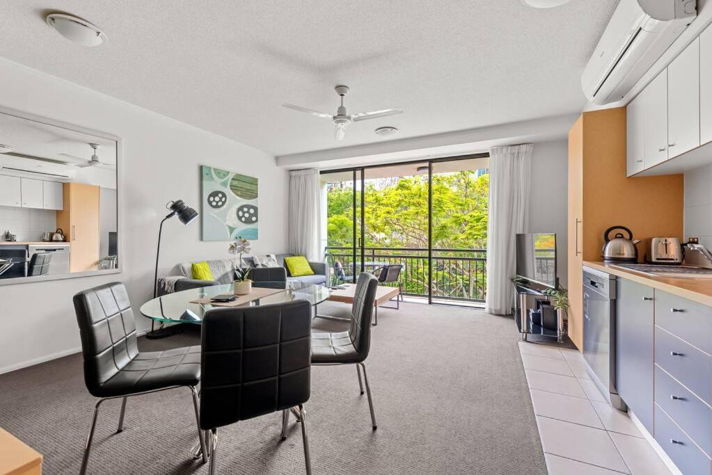 Pad ~ 1bed/1bath/balcony/1car ~ 10 Mins Cbd Apartment Brisbane