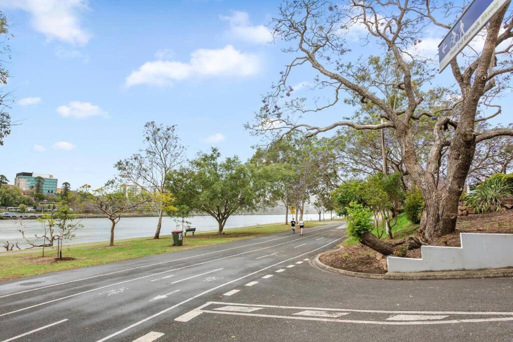 Riverfront Elegance! ~ 2bed/2bath/1car ~ West End Apartment Brisbane
