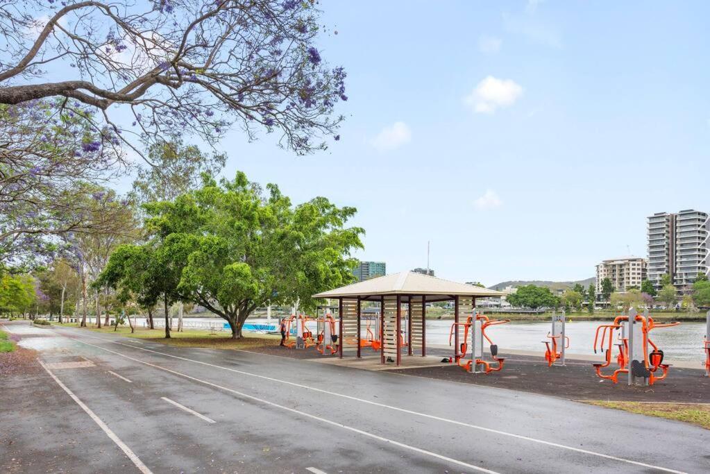 Riverfront Elegance! ~ 2bed/2bath/1car ~ West End * Brisbane