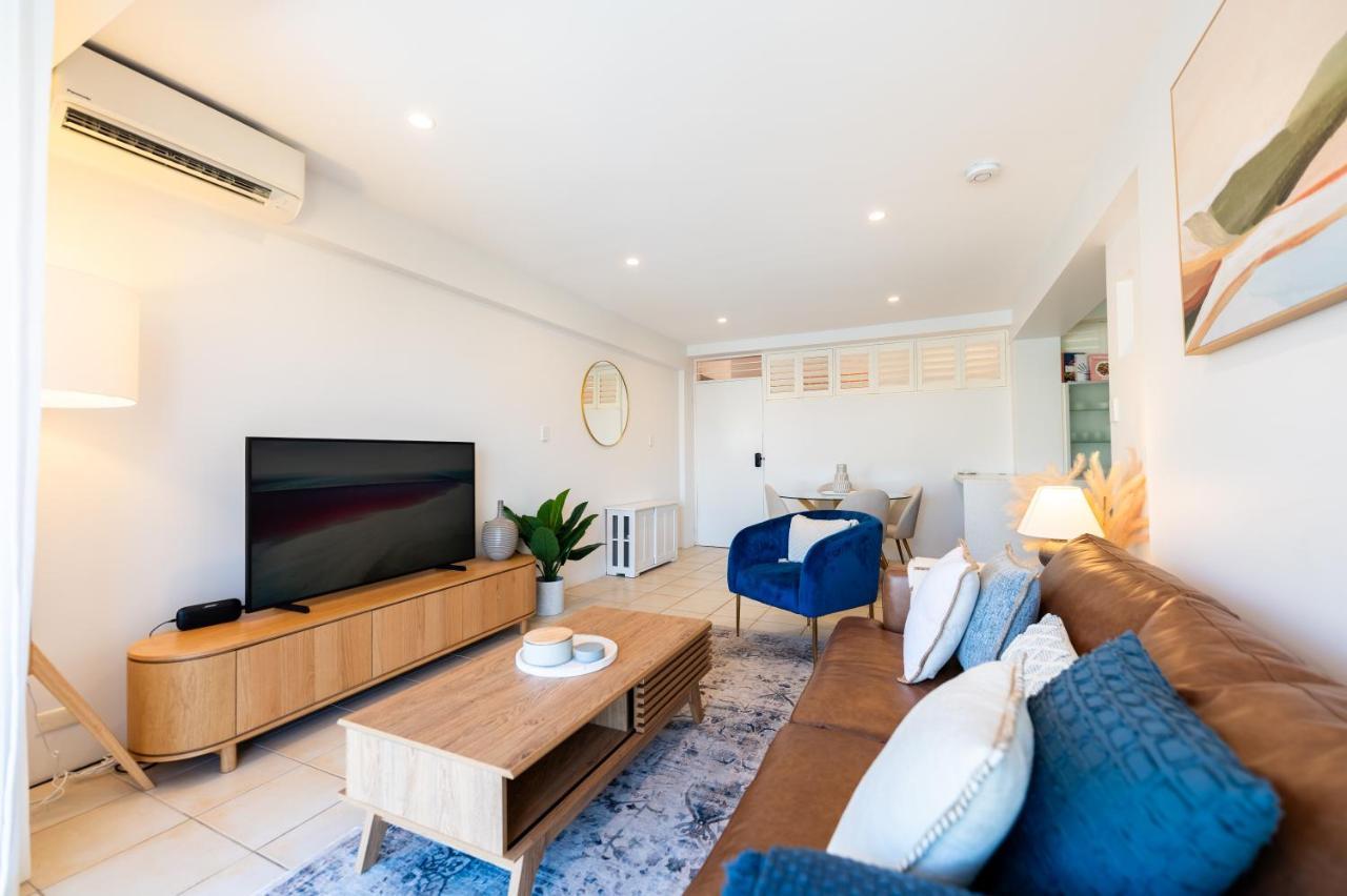 Riverside Breeze Haven