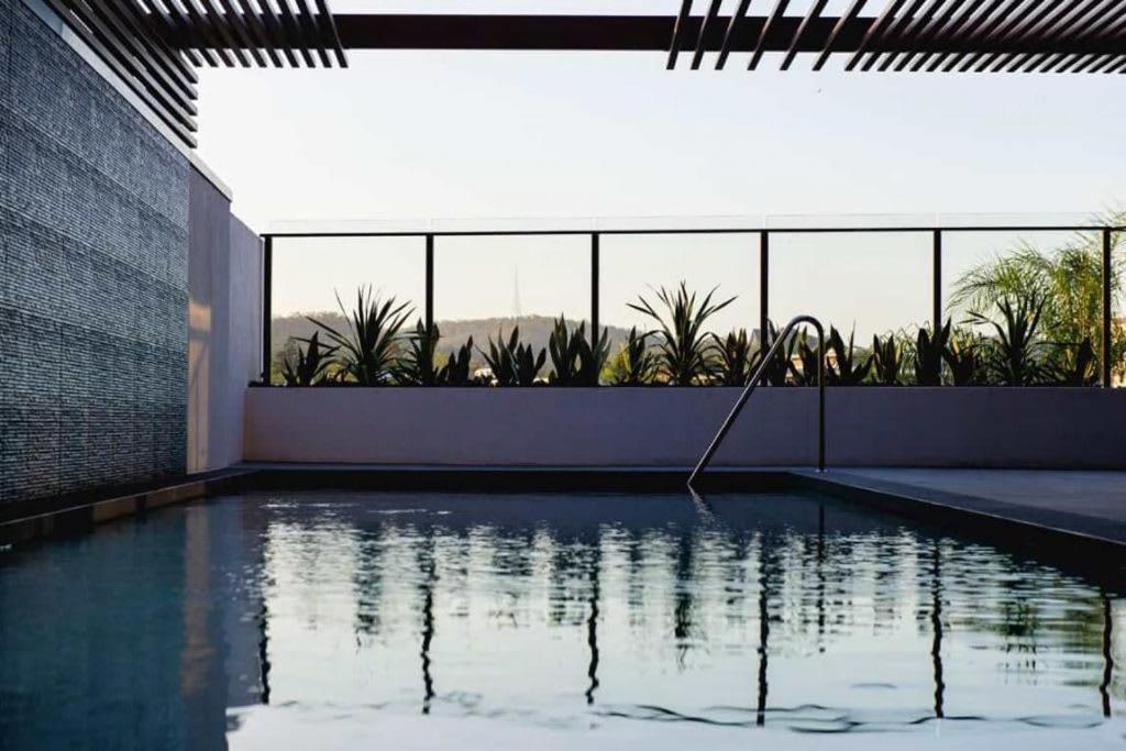 Apartment 1br With Parking And Pool Near Shops Brisbane