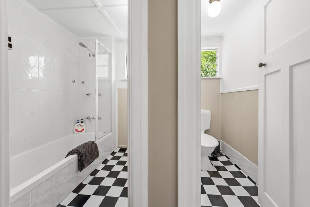 Stylish 1 Bedroom ~ New Farm Apartment Brisbane