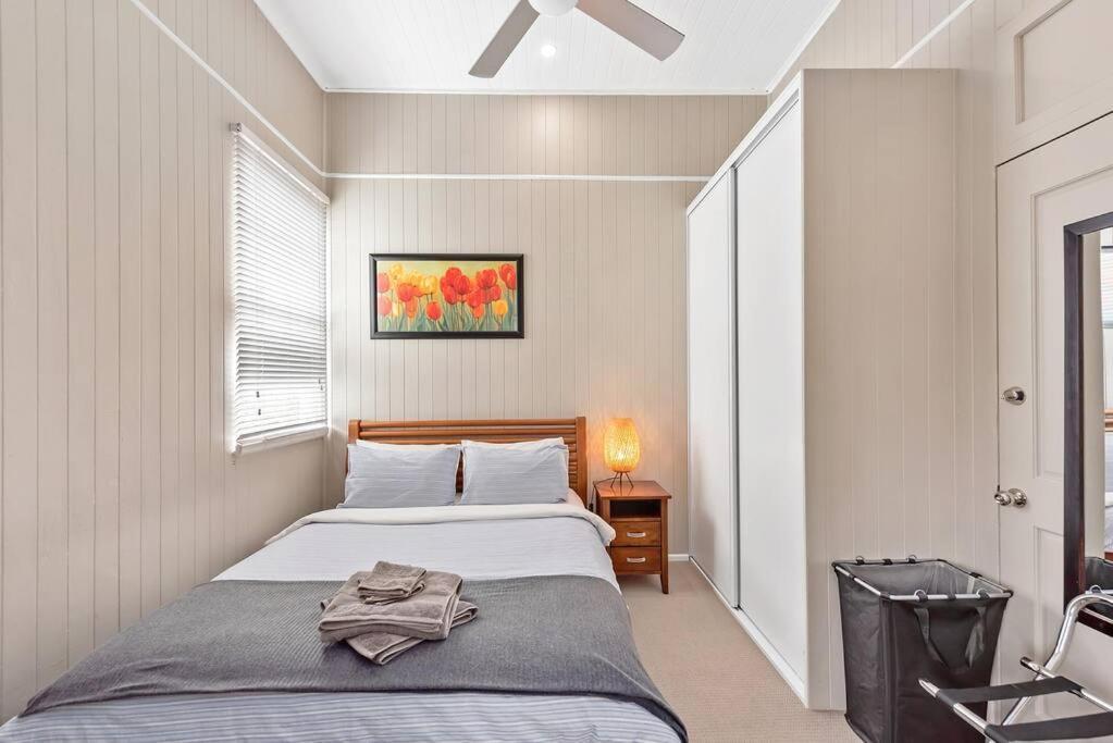 Stylish 1 Bedroom ~ New Farm Apartment