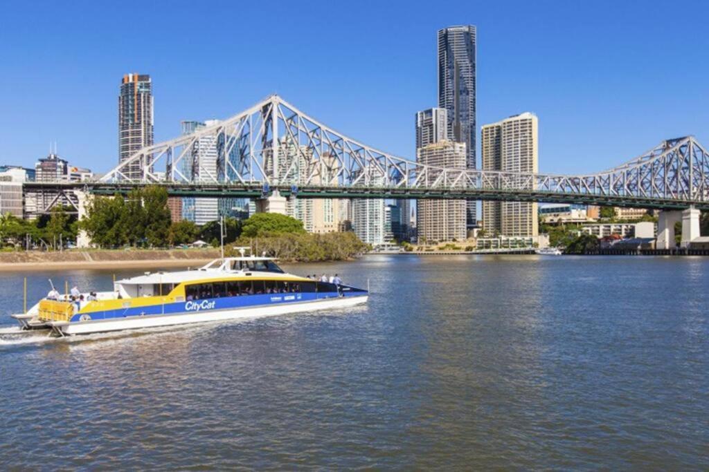 Stylish 1 Bedroom ~ New Farm Apartment Brisbane