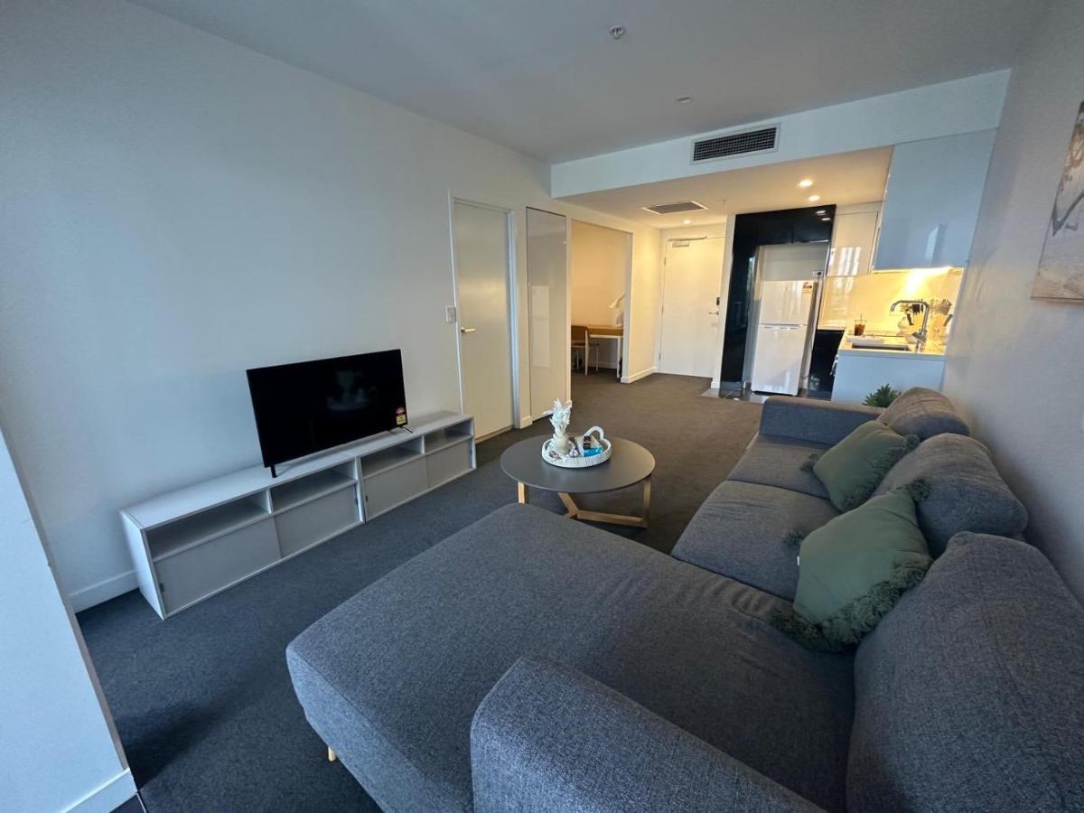 Apartment 1br With Parking And Pool Near Shops