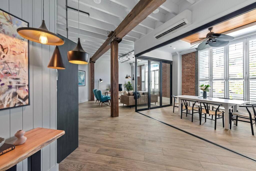 Luxurious Woolstore Living! ~teneriffe * Brisbane