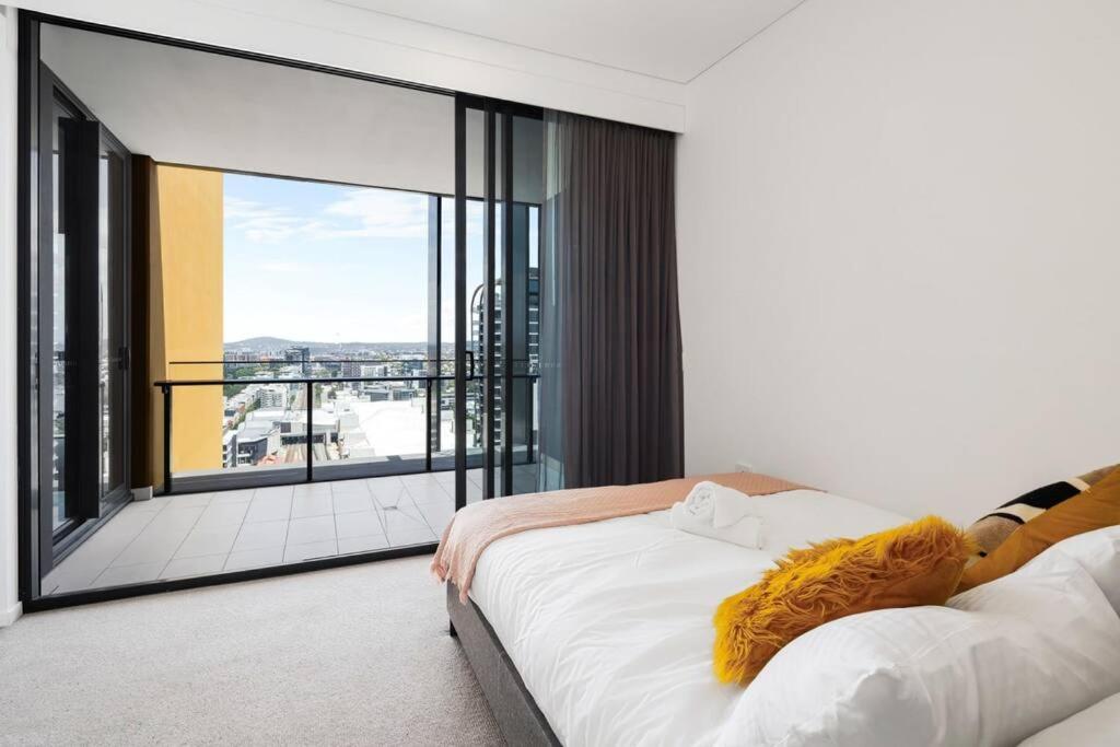 Cassa Bct - Stunning River View 3b Apt In South Managed By The Cassa Brisbane