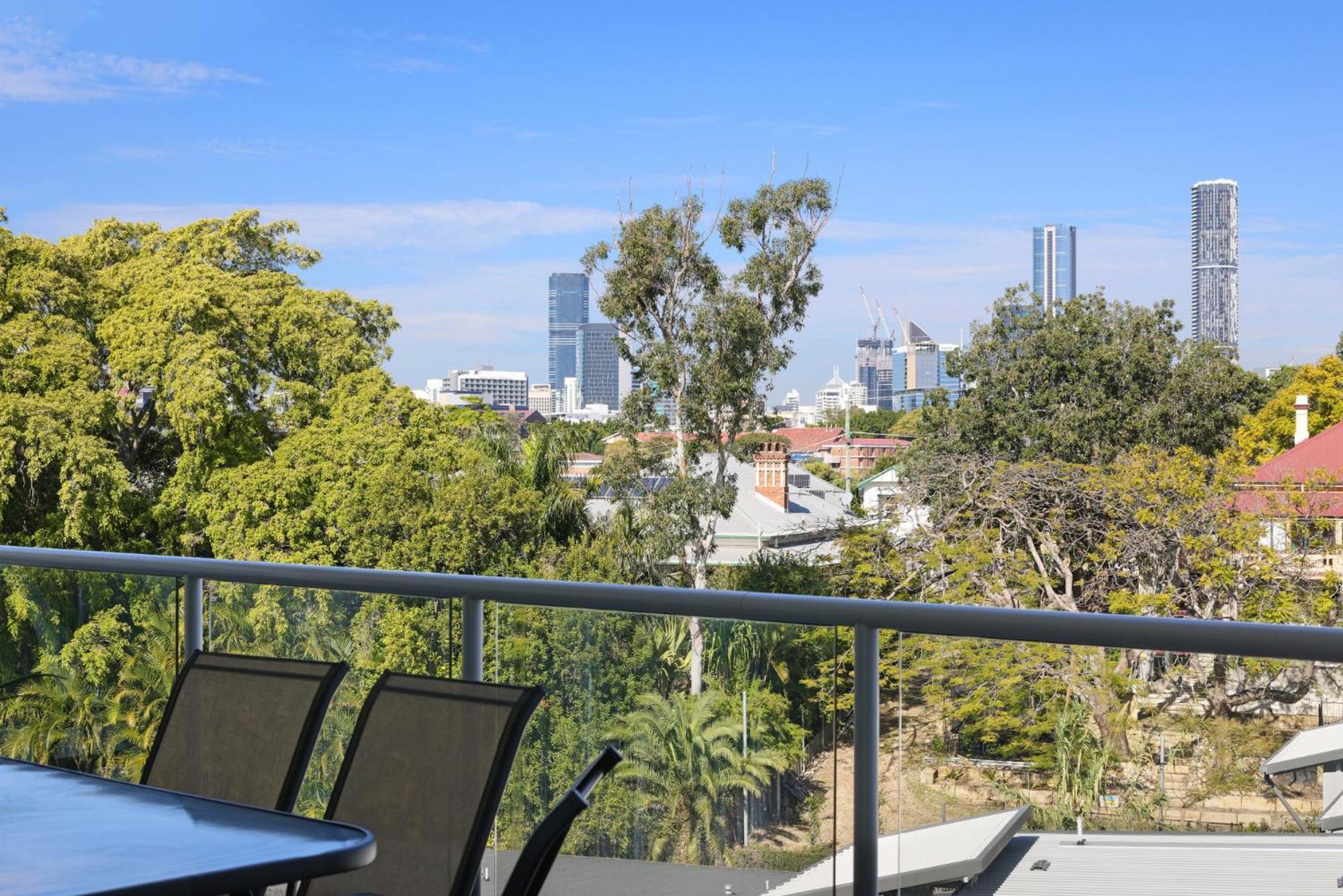 Apartment Spacious 2-bed With City Views, Parking & Pool Brisbane