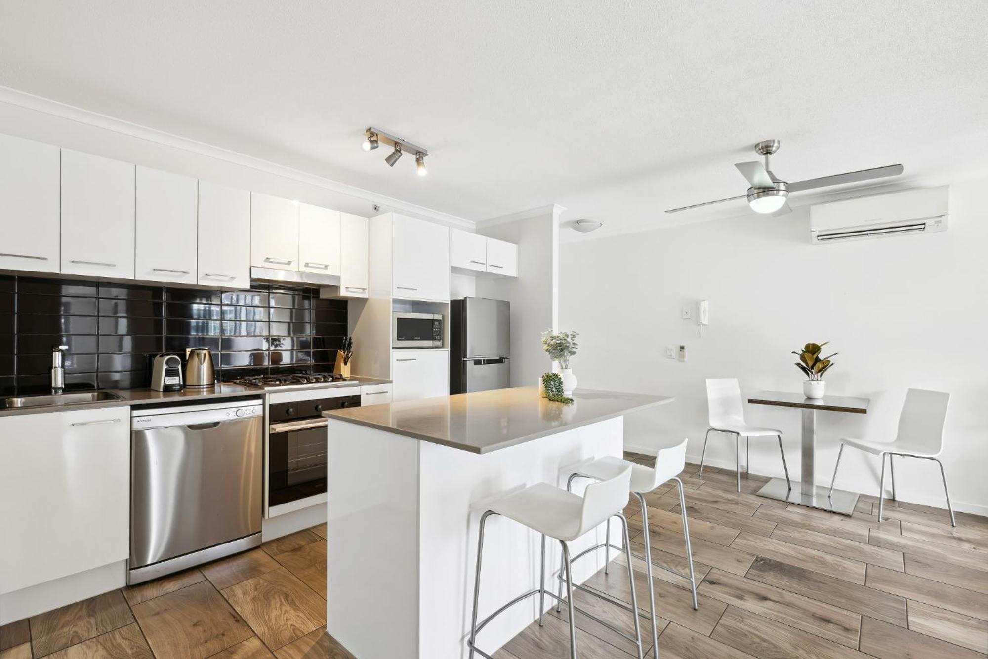 Apartment Bright Inner-city 1-bed With Spacious Balcony Brisbane