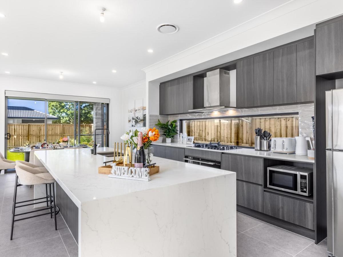 Holiday home 2024 Brand-new 5br Comfort House In Sunnybankhills Brisbane