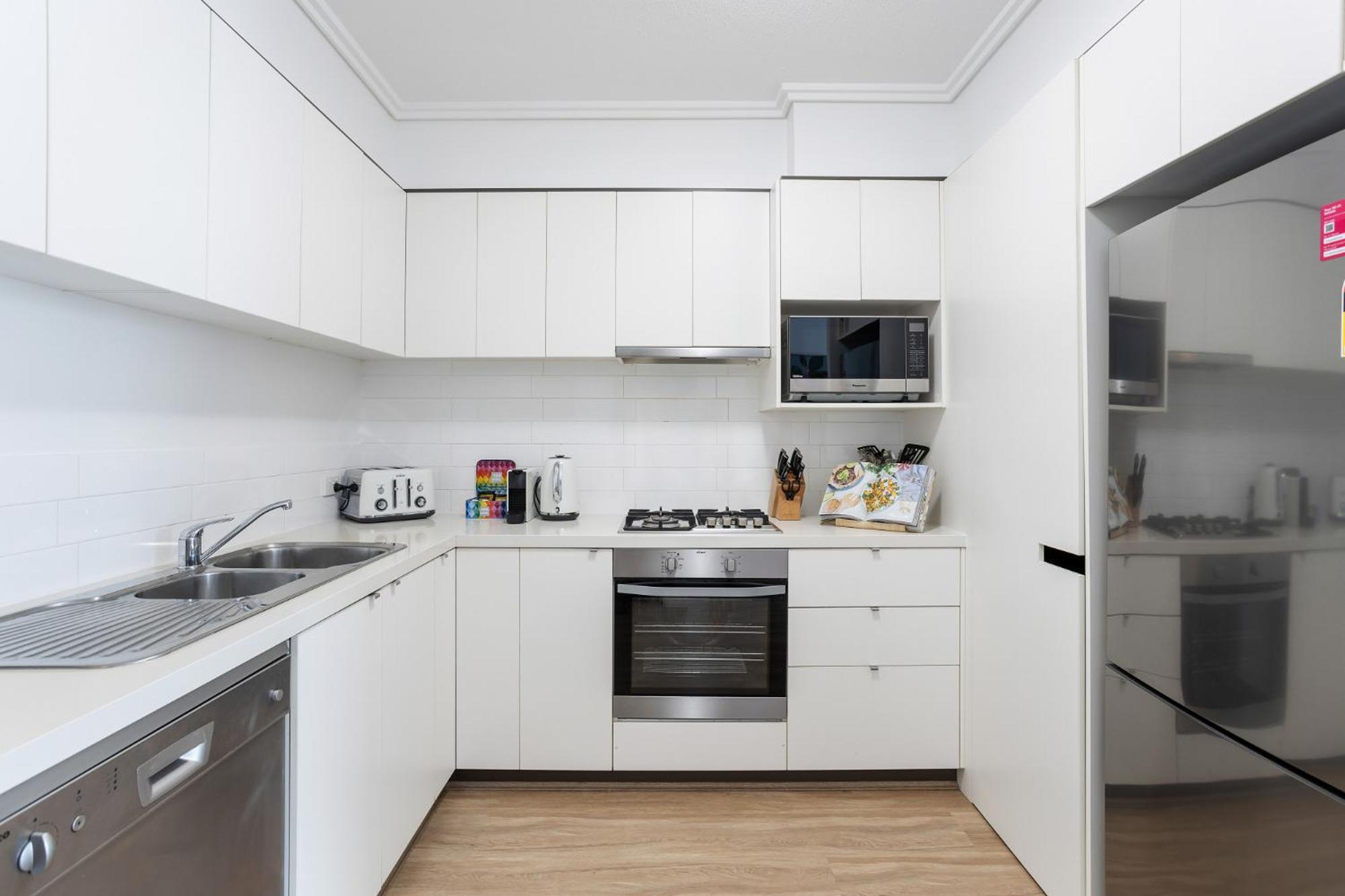 Spacious 2-bed Unit In Heart Of South Apartment Brisbane