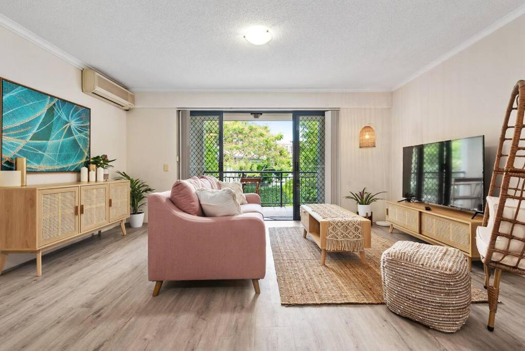 Apartment Boho Beauty ~ 2 Bed/2 Bath/1 Car ~ New Farm Brisbane