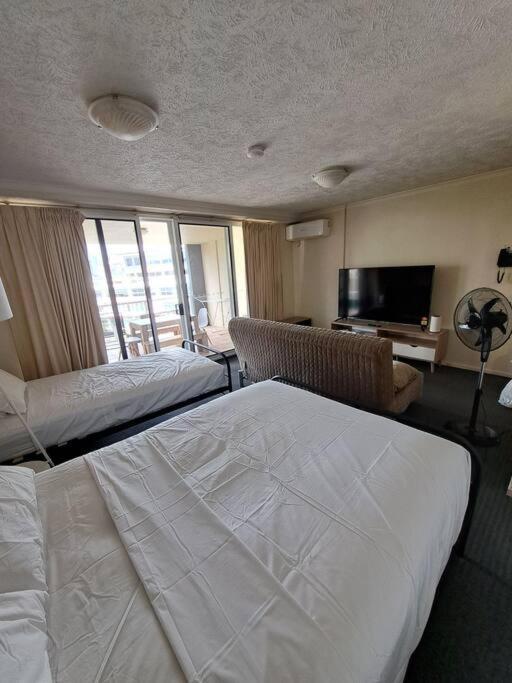 Large Balcony, & Pool Apartment *
