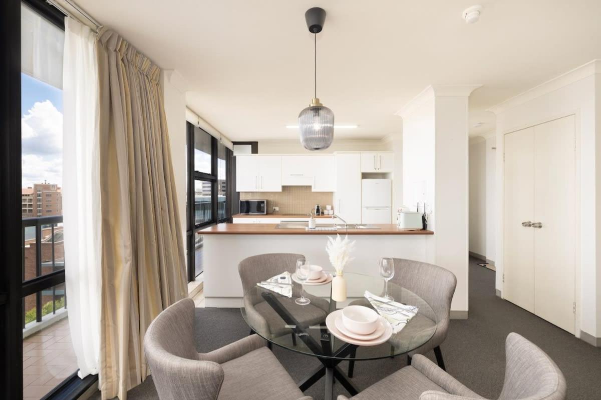 B-a Hillcrest 707n Apartment *