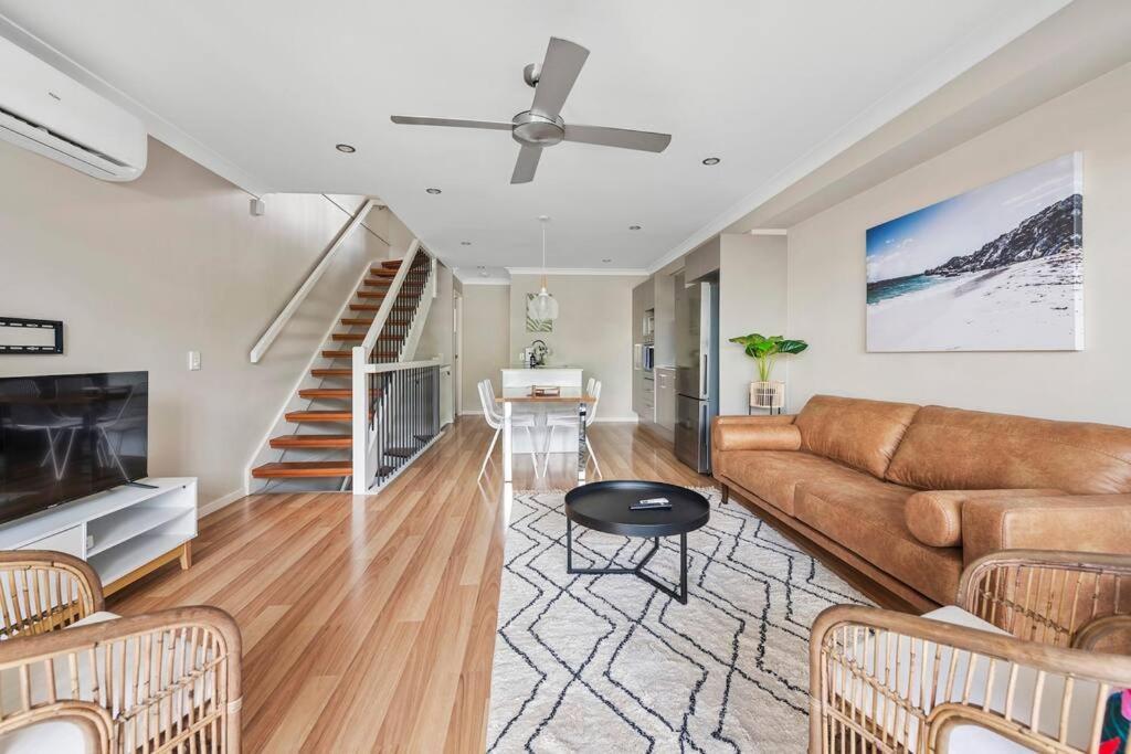 Convenient + Spacious! 3bed/2.5bath/1car~townhouse *