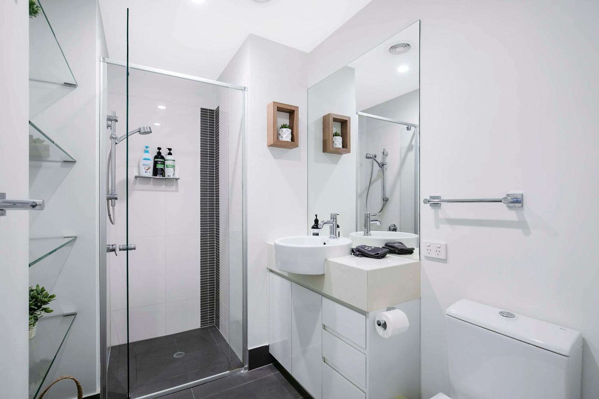 Sunny 1b In Heart Of South Bris Brisbane