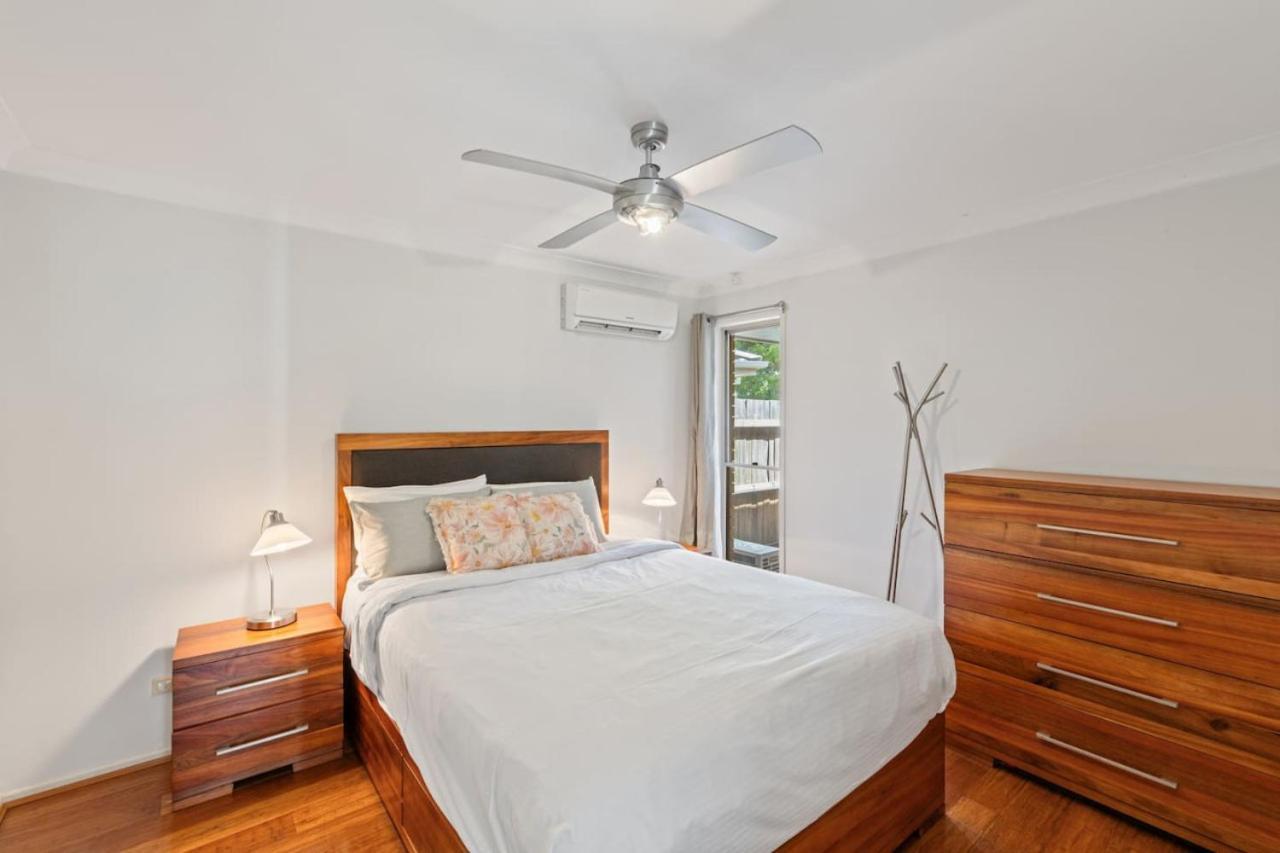 Cozy 3br Family Friendly House Eight Mile Plains Holiday home *
